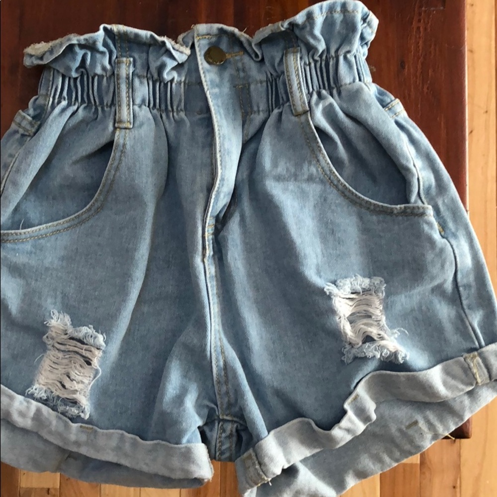 Scrunch waist jean shorts